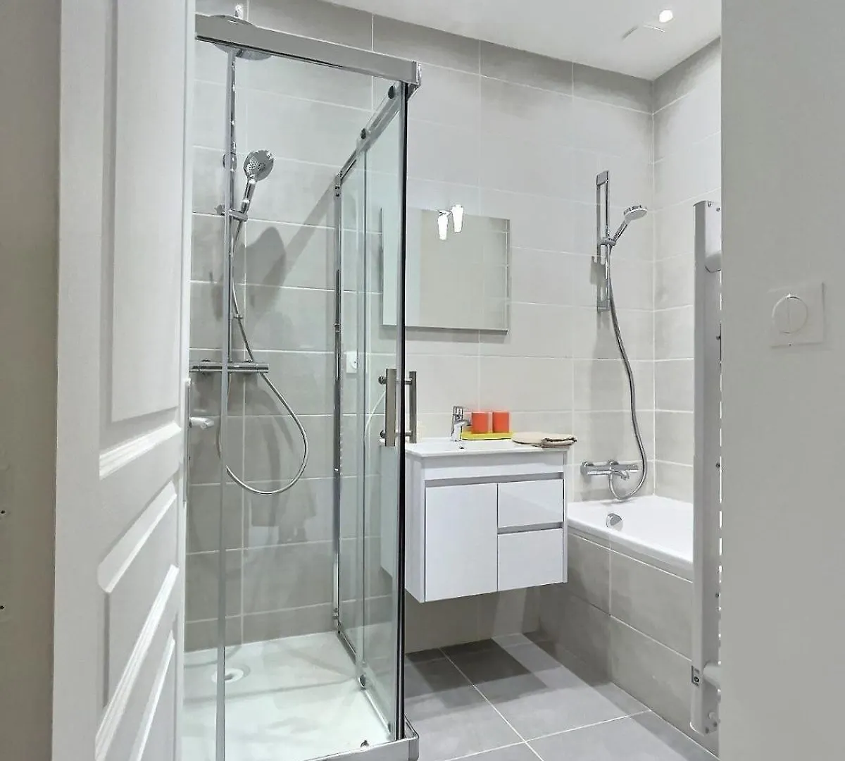 Maison Renovee 12 Pers 15Mn De Lyon,35Mn Eurexpo Brindas 0*,  France